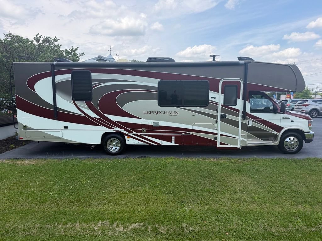 Used 2017 Ford E-450 and Econoline 450 Super Duty w/ Motorhome Prep Package RWD image 4
