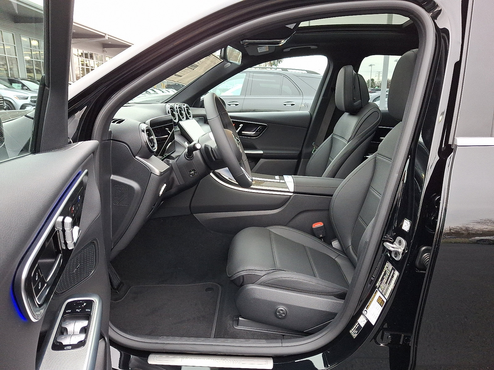 Used 2026 Mercedes-Benz GLC 300 4MATIC image 12