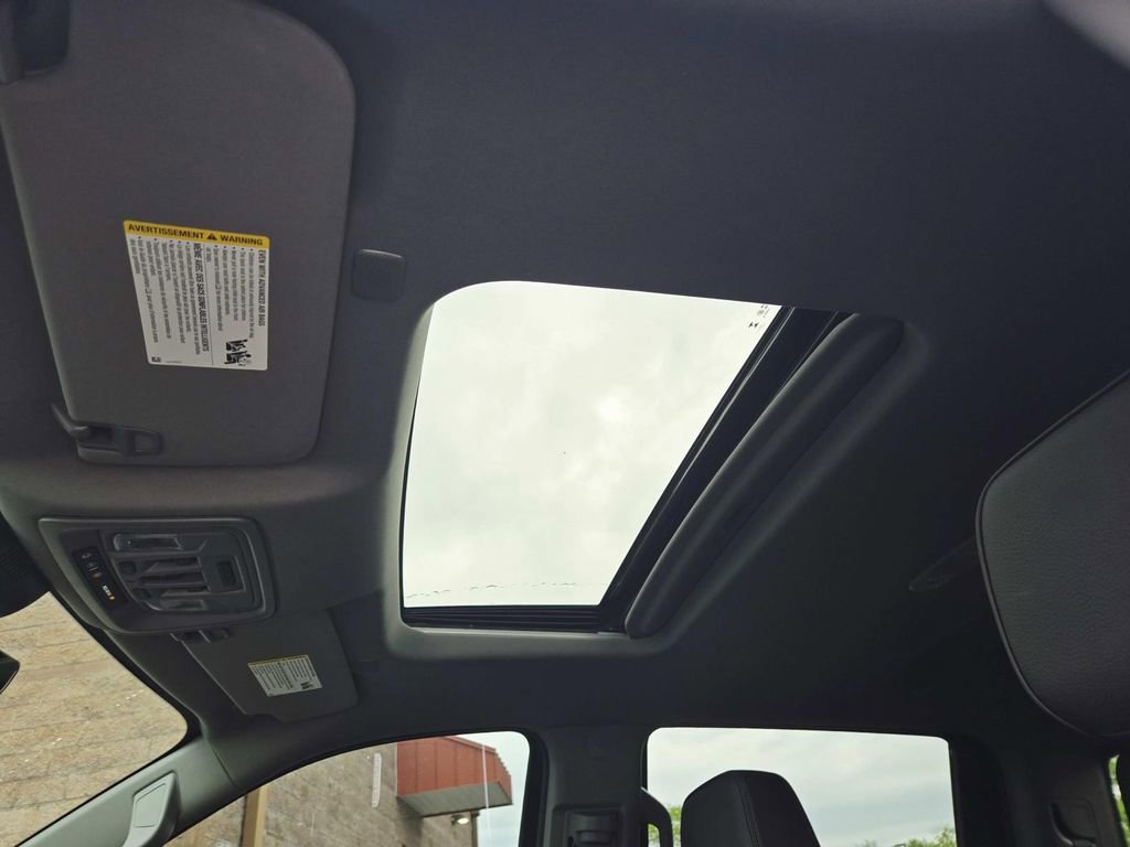 Used 2024 GMC Sierra 3500 Denali w/ Denali Reserve Package AWD/4WD image 9