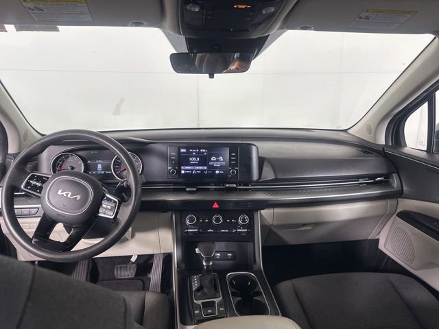 Used 2022 Kia Carnival LX image 10