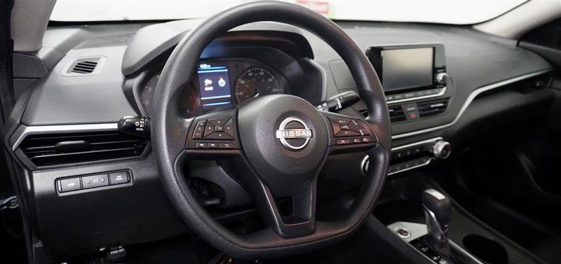 Used 2024 Nissan Altima 2.5 S image 10