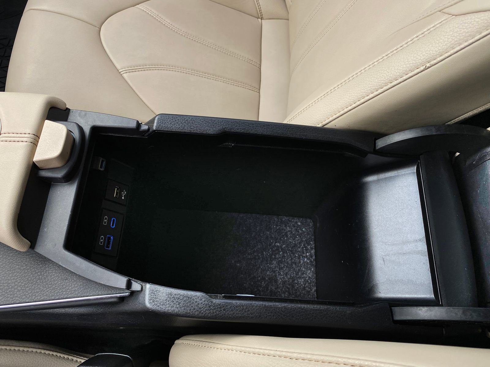 Used 2021 Toyota Avalon XLE w/ Moonroof Package image 18