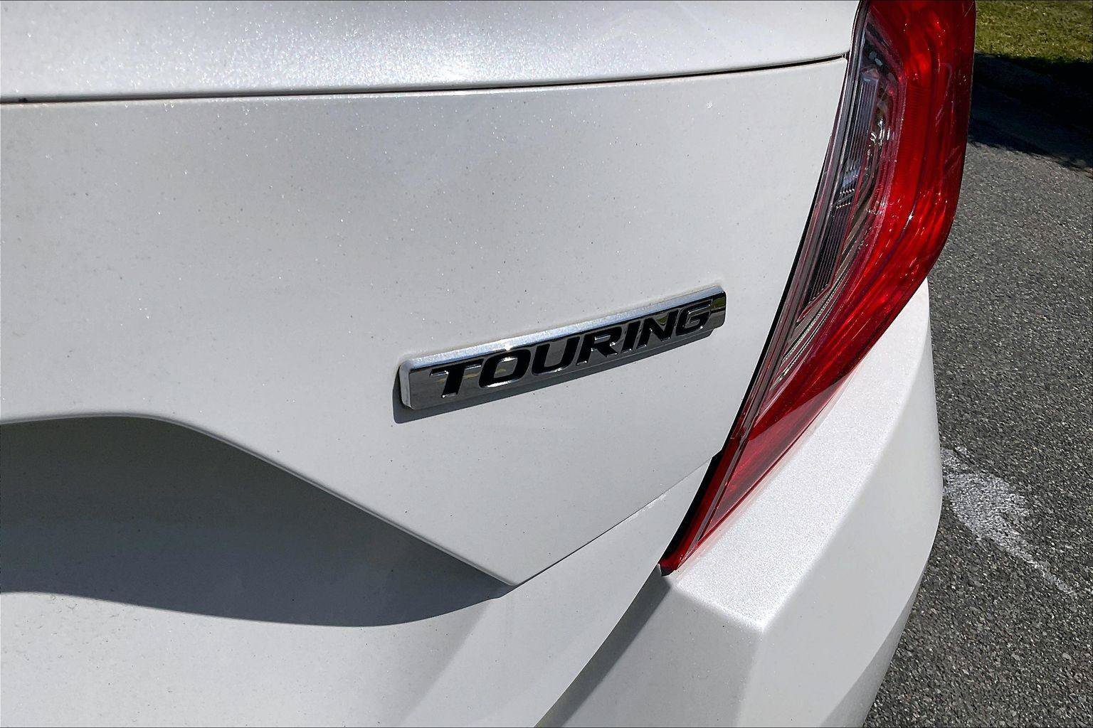 Used 2019 Honda Civic Touring image 8