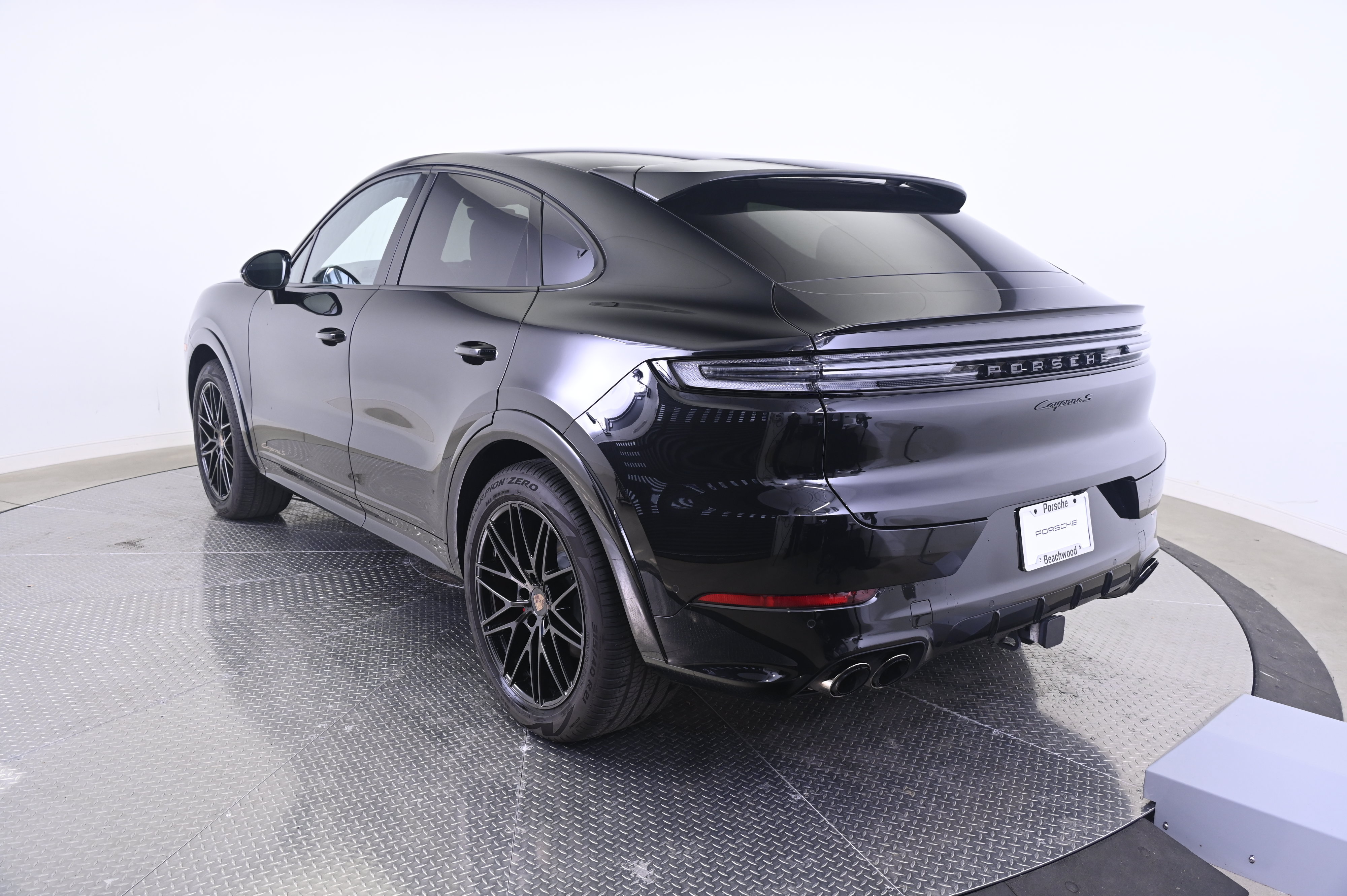 Used 2026 Porsche Cayenne S AWD/4WD image 3
