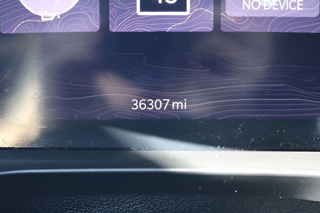 Used 2024 Jeep Grand Cherokee Overland w/ Adv Protech Group III image 27