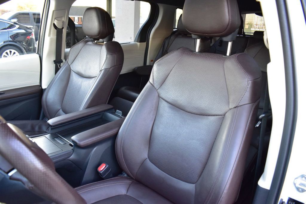 Used 2022 Toyota Sienna Platinum image 15