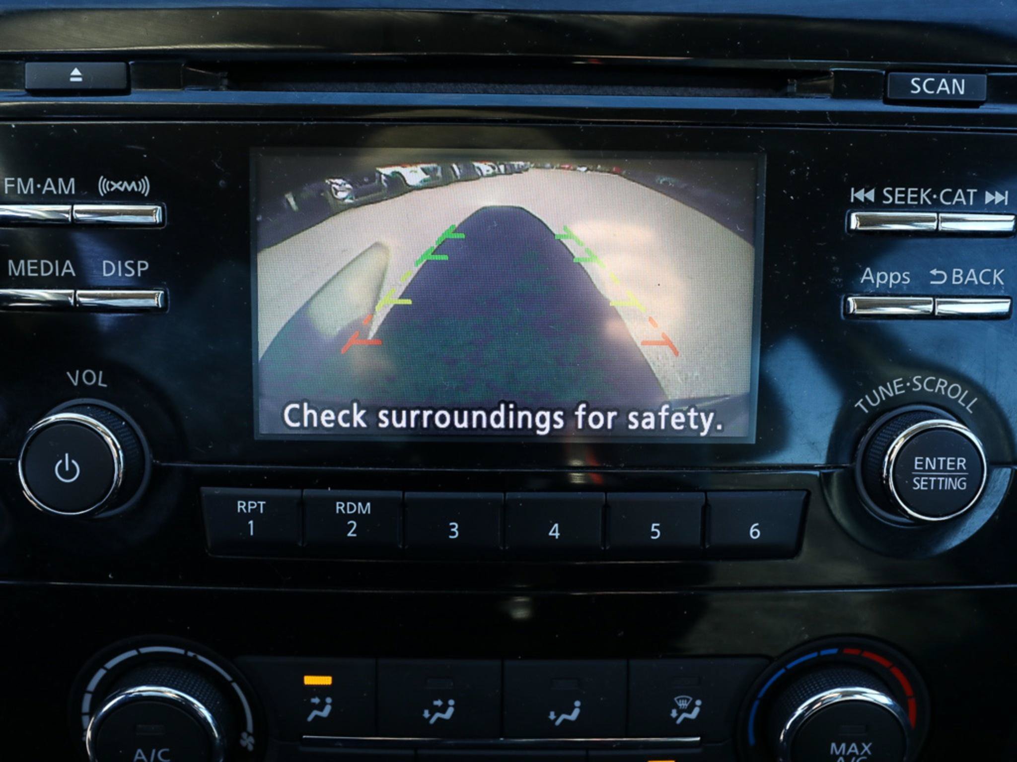 Used 2016 Nissan Rogue S FWD image 17