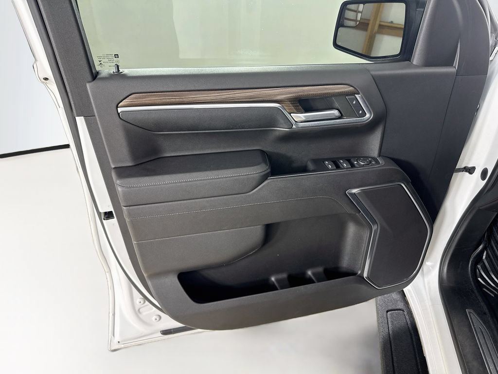 Used 2023 Chevrolet Silverado 1500 RST AWD/4WD image 11
