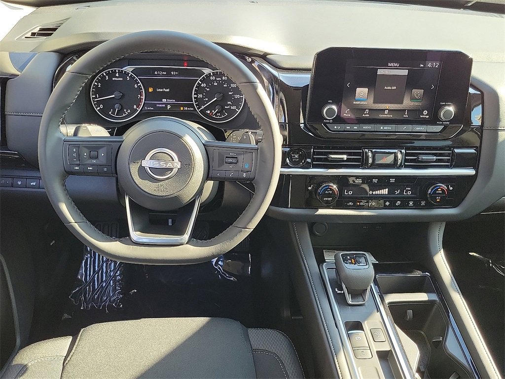 New 2025 Nissan Pathfinder SV image 5