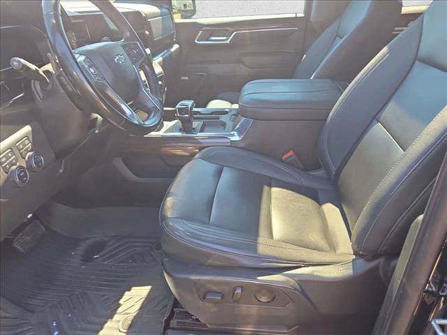 Used 2023 Chevrolet Silverado 1500 LT Trail Boss w/ LT Trail Boss Premium Package AWD/4WD image 12