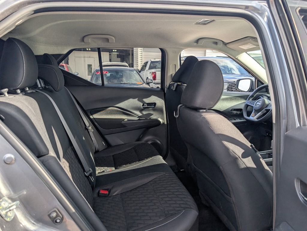 Used 2023 Nissan Kicks SV image 17