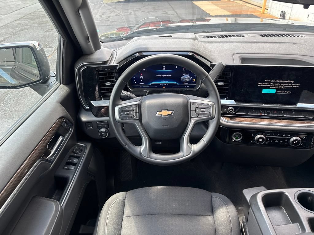 Used 2023 Chevrolet Silverado 1500 LT AWD/4WD image 3