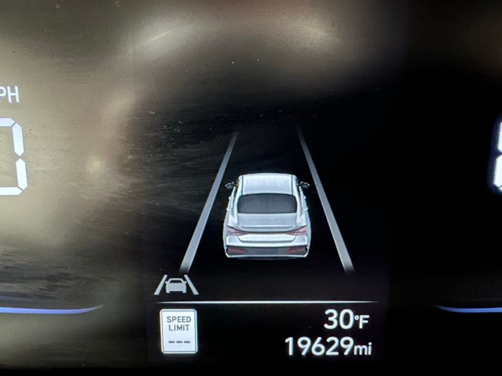 Used 2025 Hyundai Elantra Sport image 24