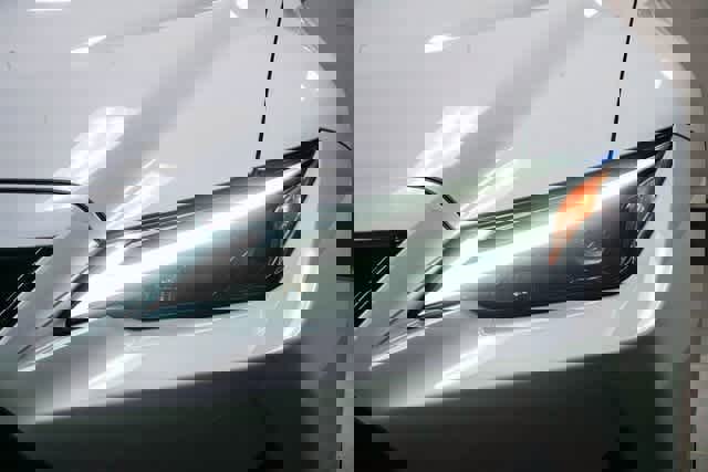 Used 2025 Lexus IS 300 F Sport image 7