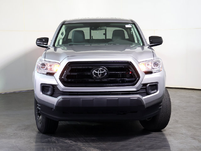 Used 2022 Toyota Tacoma SR AWD/4WD image 9