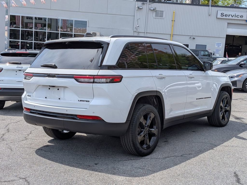 Used 2023 Jeep Grand Cherokee Limited w/ Luxury Tech Group II AWD/4WD image 6