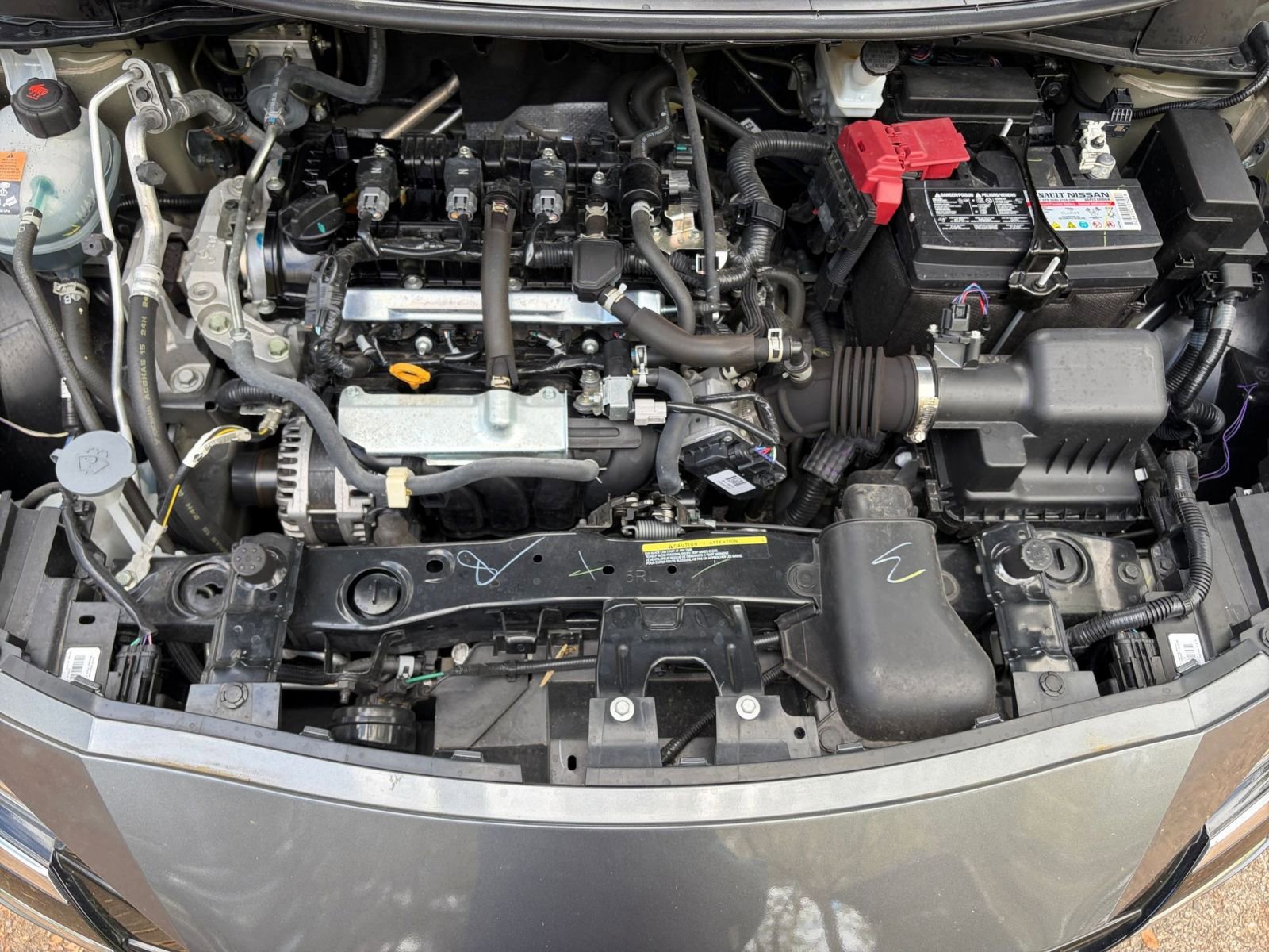 Used 2025 Nissan Versa SV FWD image 31