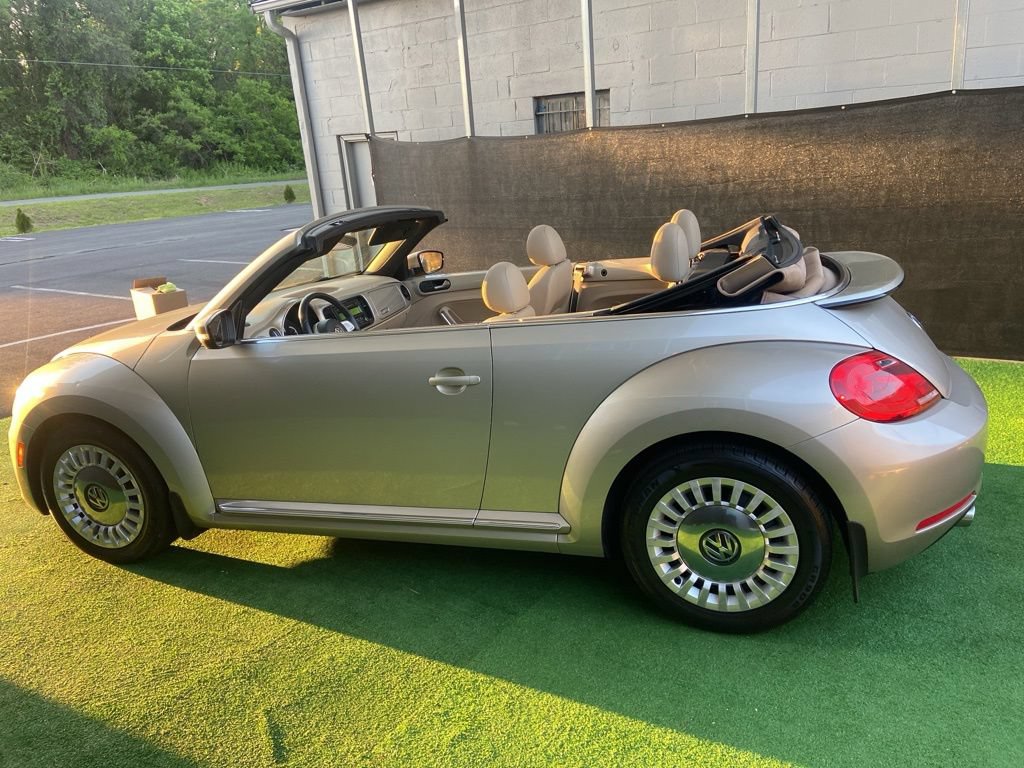 Used 2013 Volkswagen Beetle 2.5 FWD image 23
