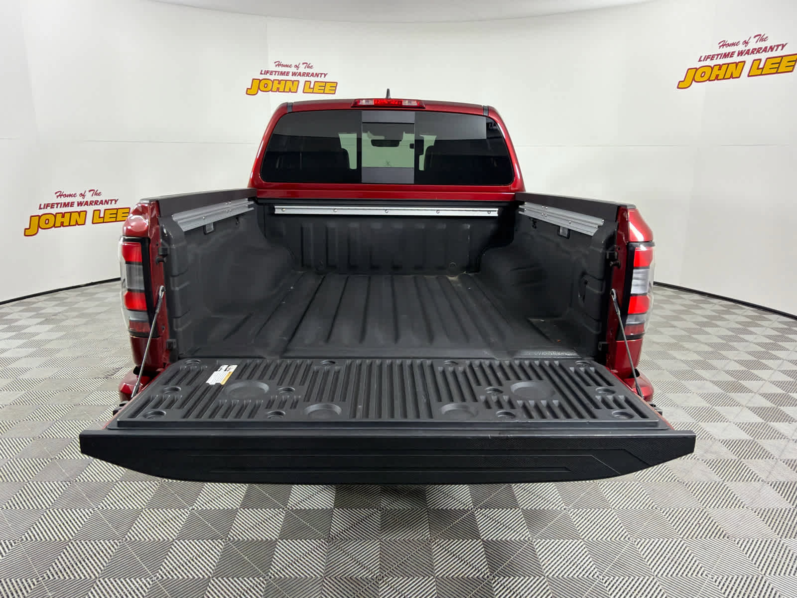 Used 2024 Nissan Frontier PRO-4X w/ Pro Premium Package image 5