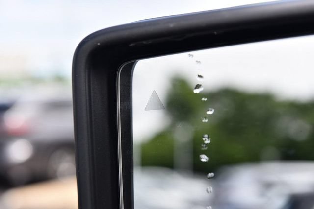 Used 2025 Jeep Wrangler Unlimited Sahara w/ Safety Group AWD/4WD image 10