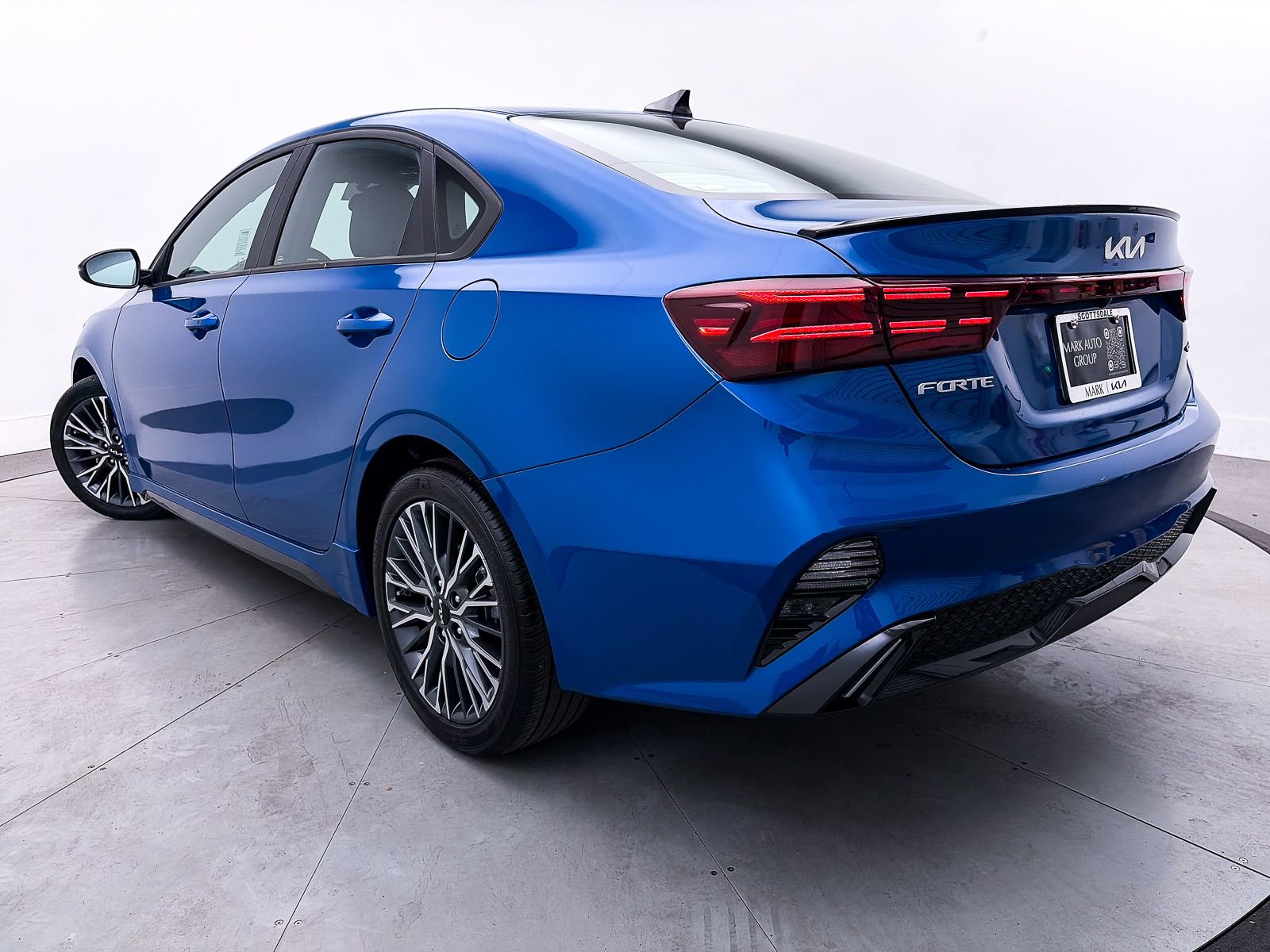 Used 2023 Kia Forte GT-Line image 2