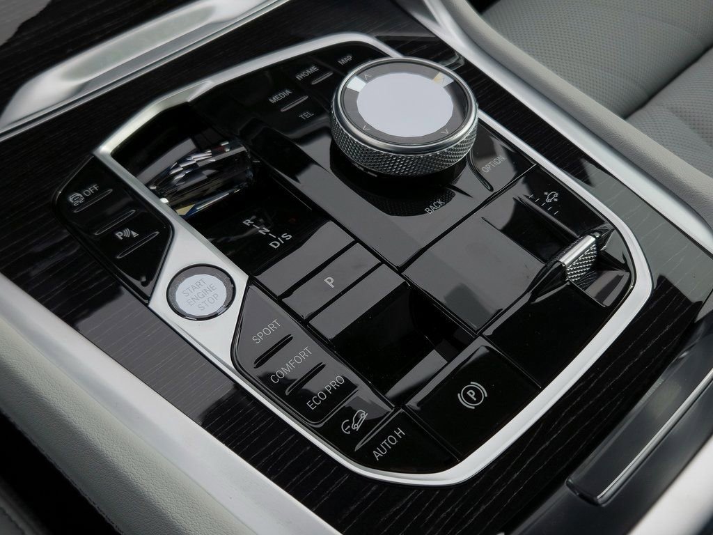 New 2026 BMW X6 xDrive40i w/ Executive Package image 11