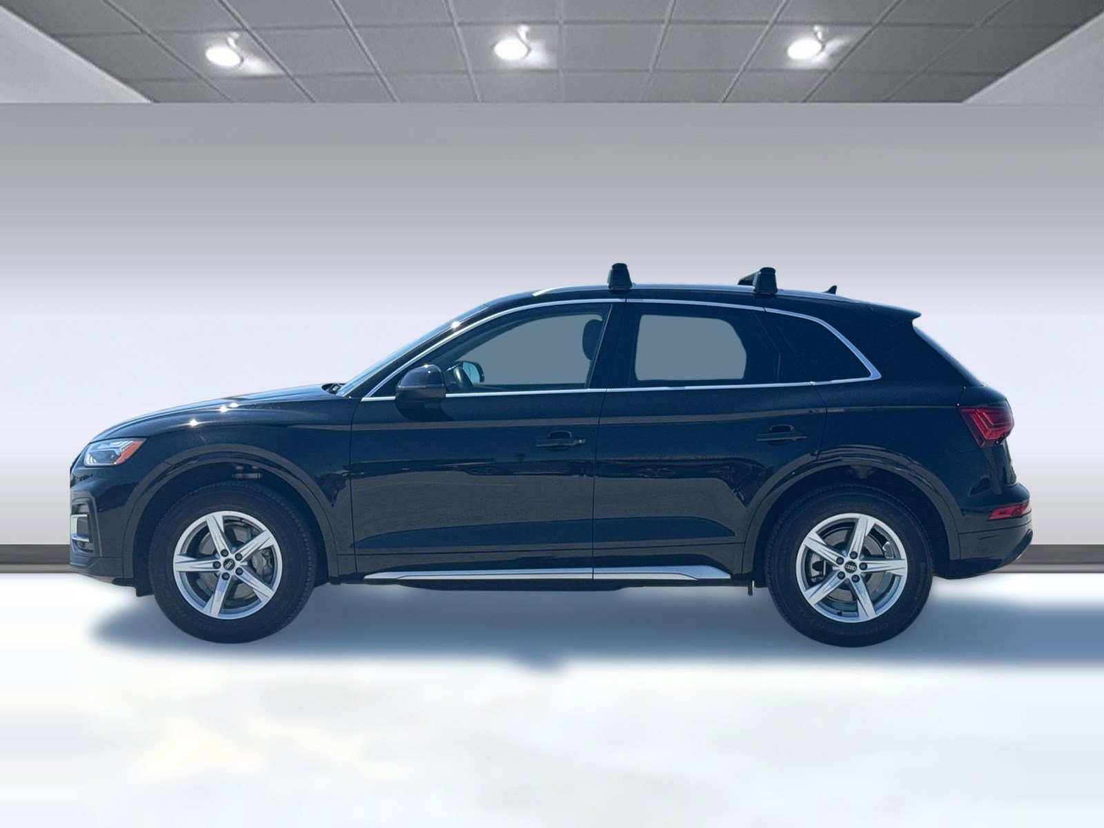 Certified 2023 Audi Q5 2.0T Premium w/ Convenience Package AWD/4WD image 2