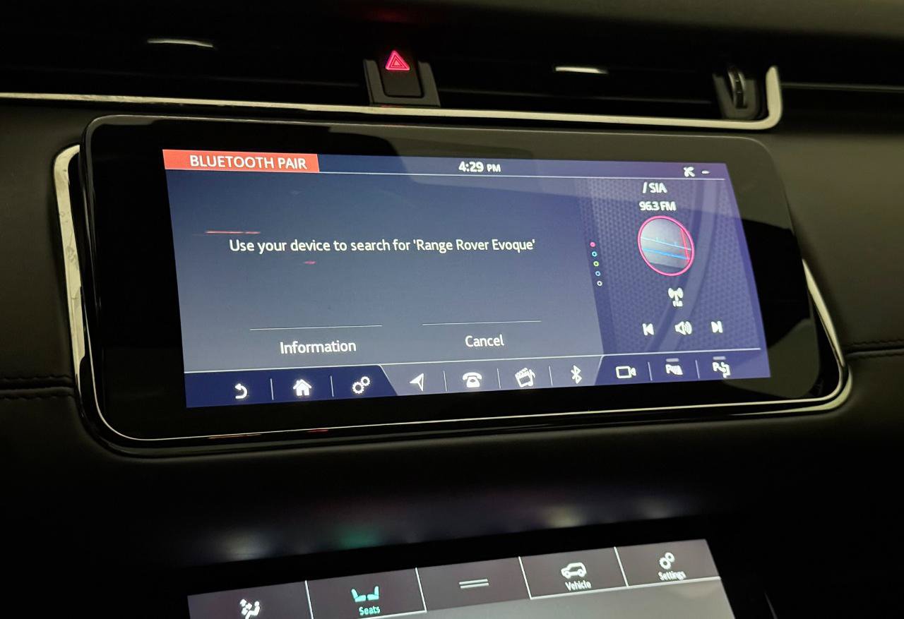 Used 2020 Land Rover Range Rover Evoque R-Dynamic HSE AWD/4WD image 35