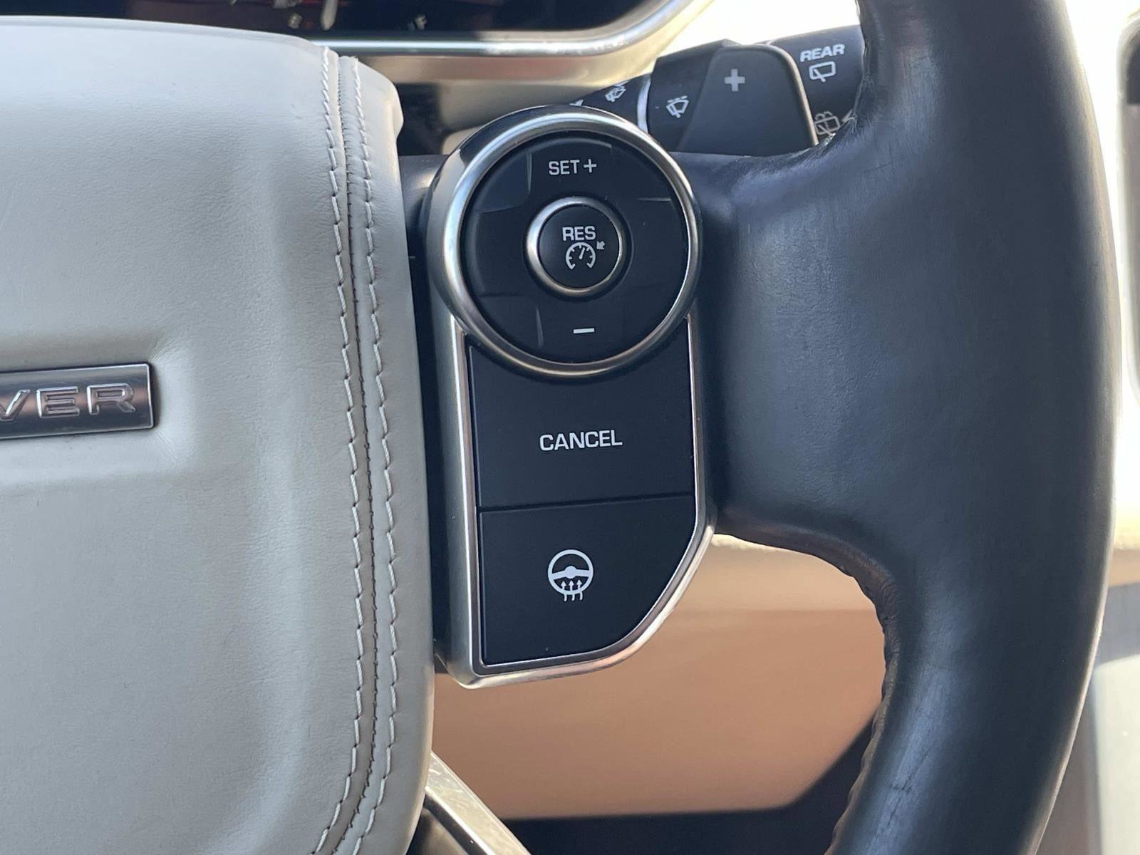 Used 2016 Land Rover Range Rover HSE image 27