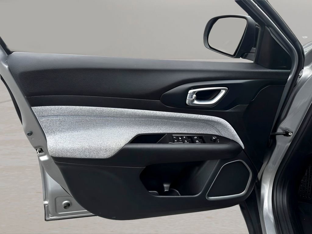 Used 2022 Jeep Compass Latitude image 21