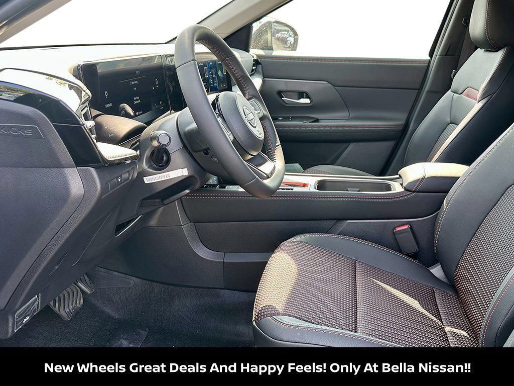 New 2026 Nissan Kicks SR AWD/4WD image 12