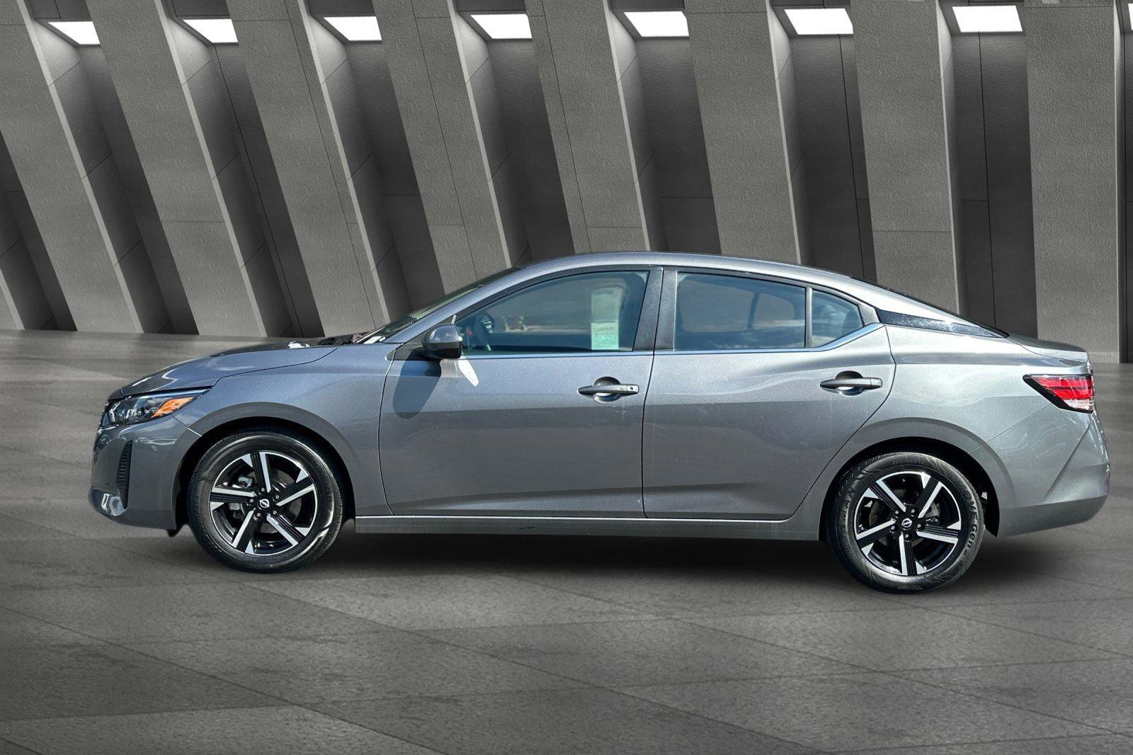 Used 2024 Nissan Sentra SV image 7