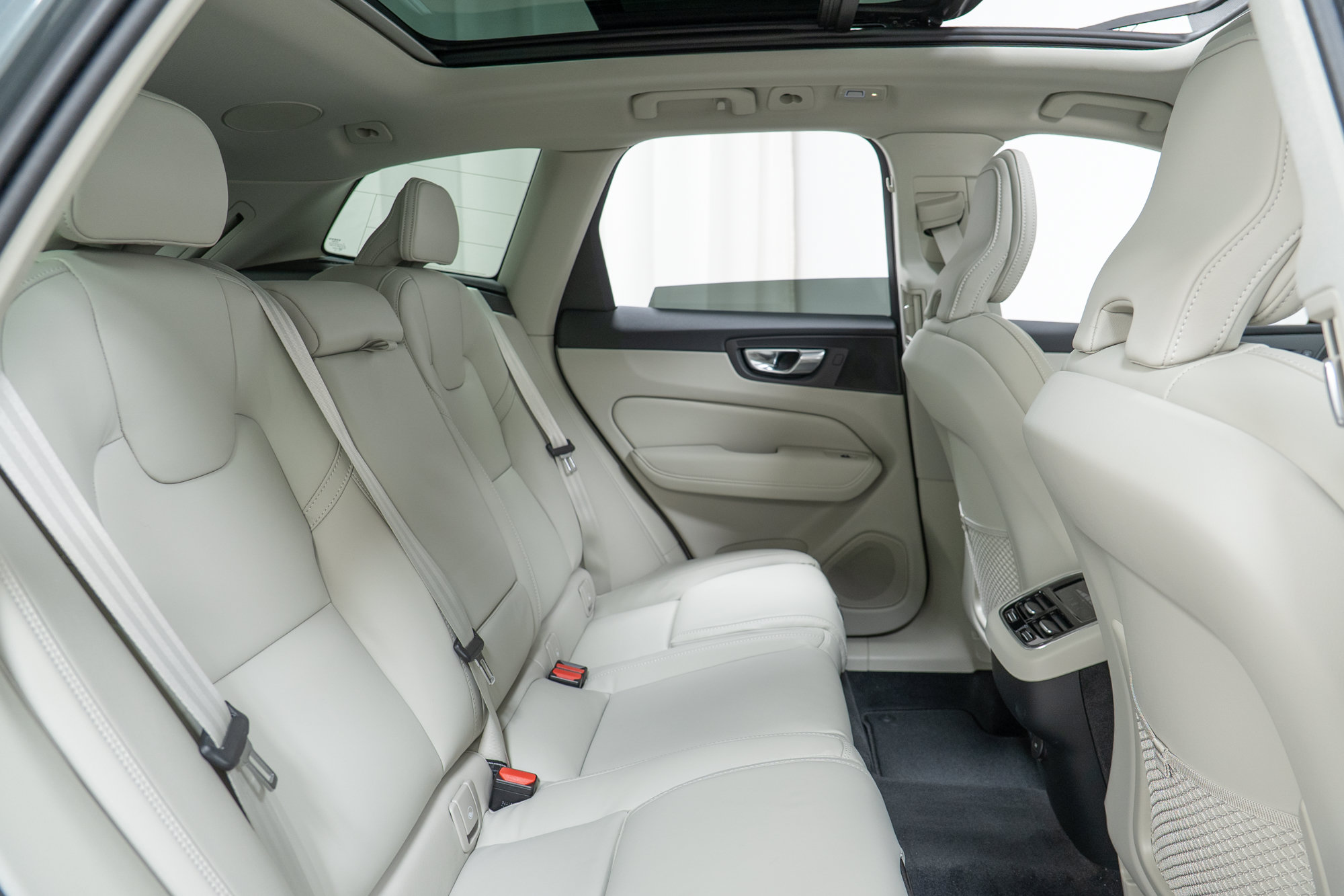 New 2027 Volvo XC60 B5 Ultra AWD/4WD image 24