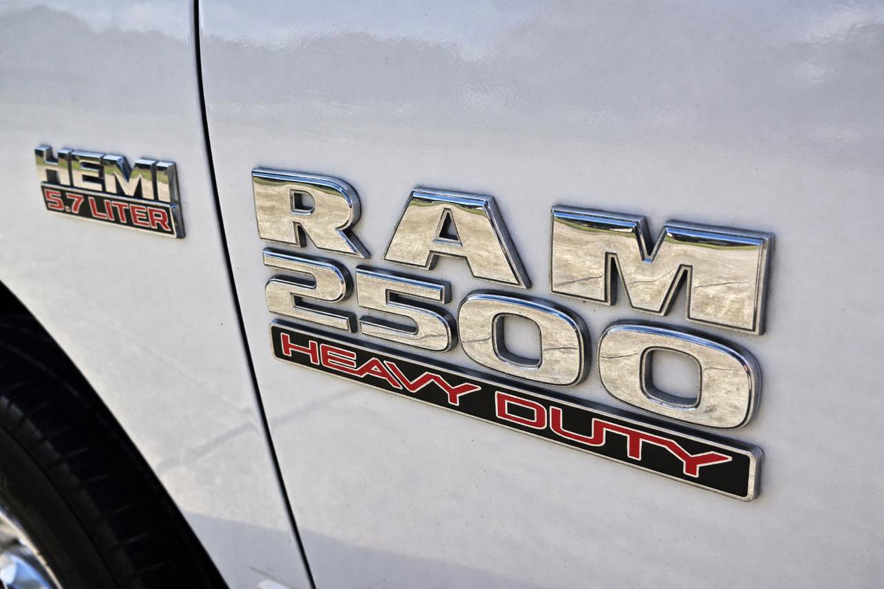 Used 2014 RAM 2500 SLT image 11