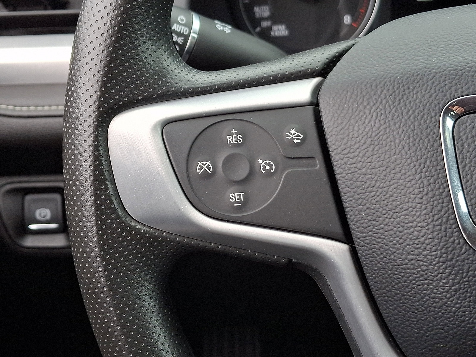 Certified 2023 GMC Acadia SLE w/ Driver Convenience Package FWD image 23