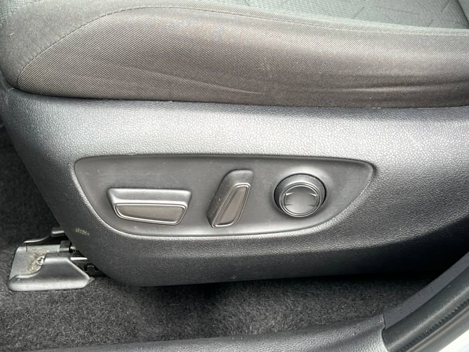 Used 2024 Toyota RAV4 XLE image 8