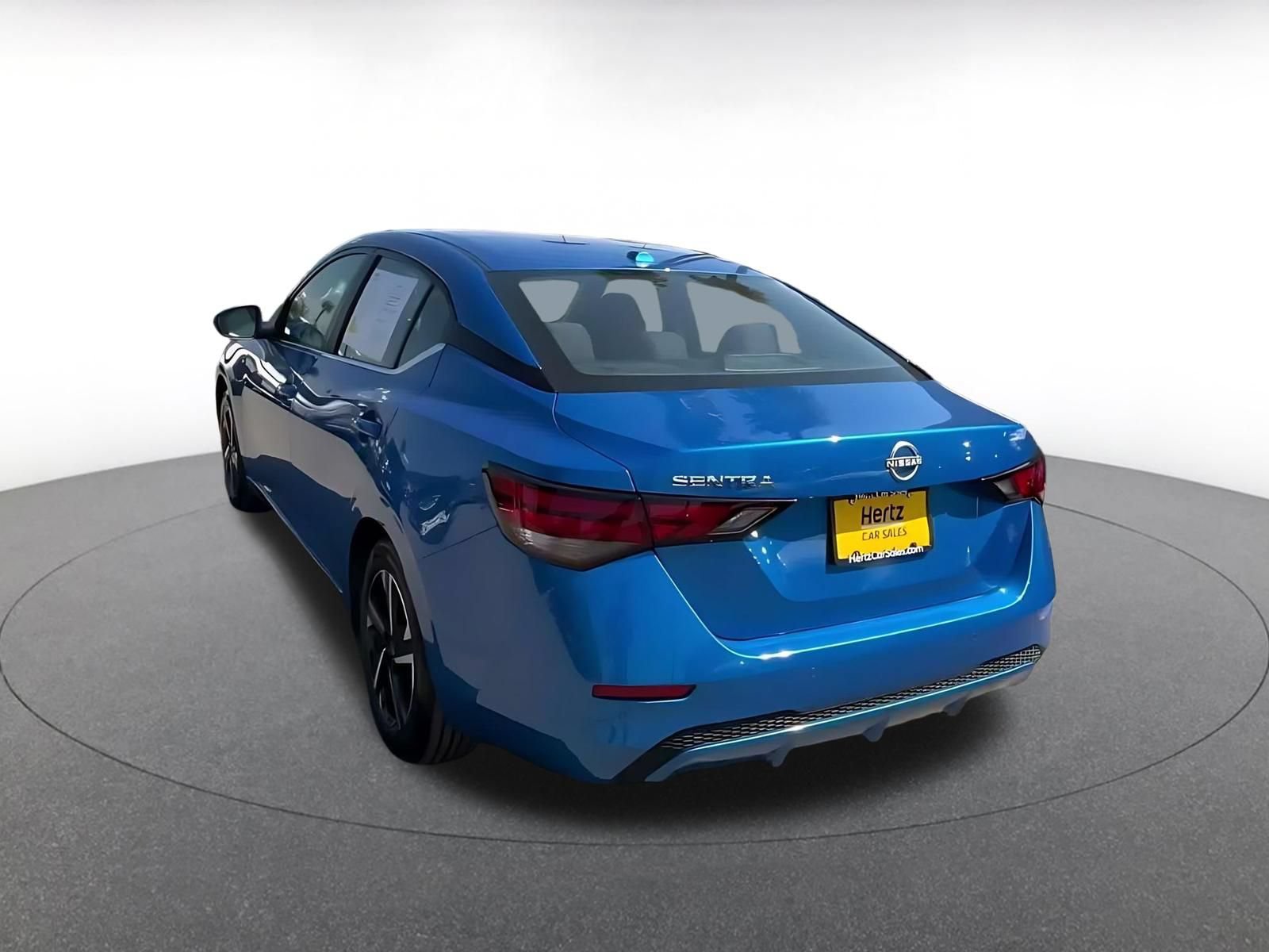 Used 2025 Nissan Sentra SV FWD image 10