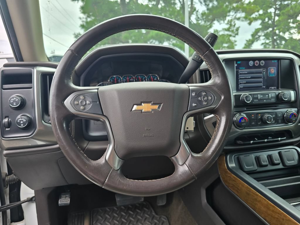 Used 2015 Chevrolet Silverado 1500 LTZ AWD/4WD image 13