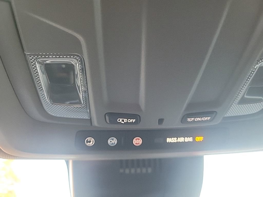 Certified 2025 Chevrolet Silverado 1500 LT image 21