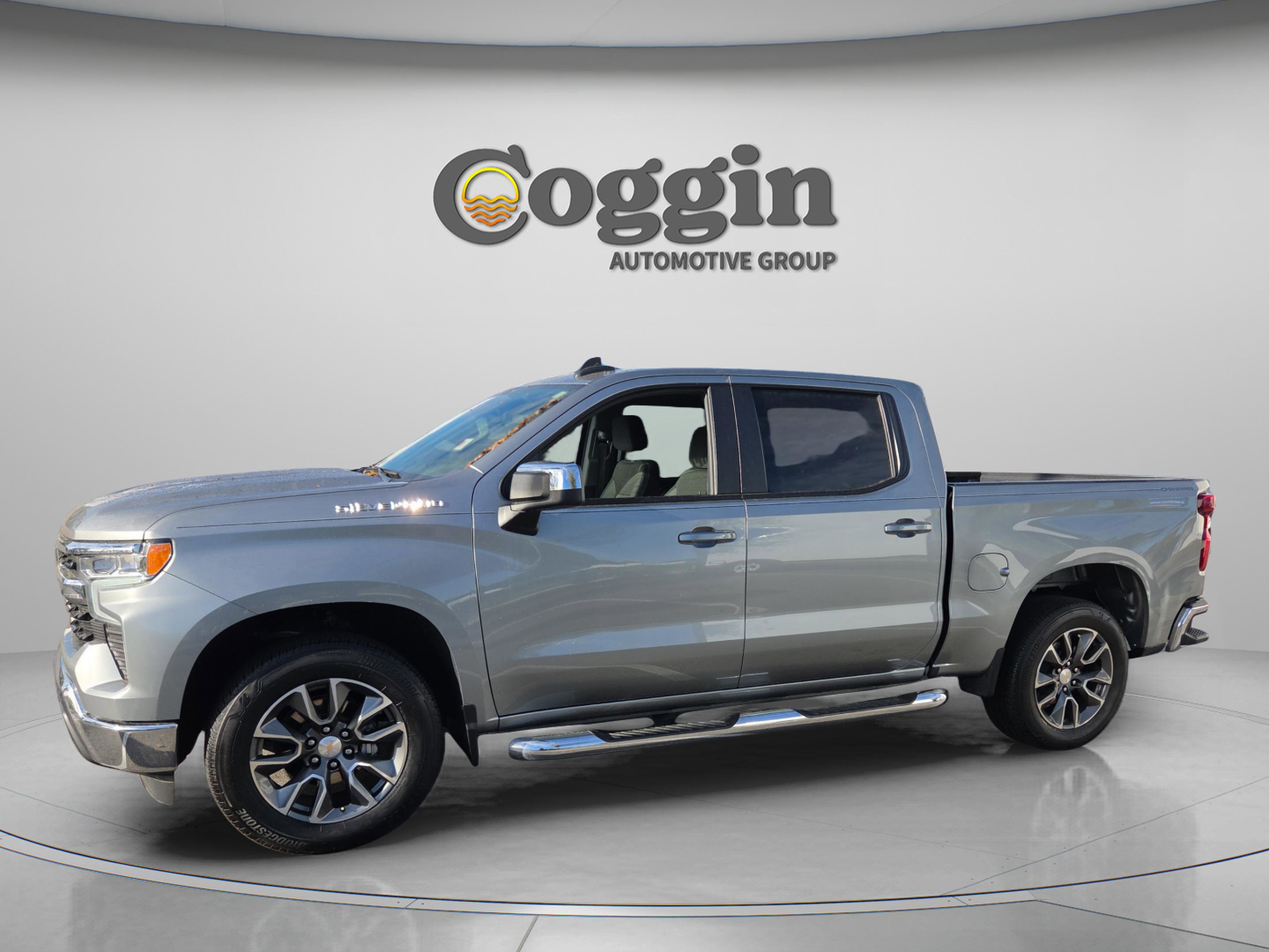 Used 2025 Chevrolet Silverado 1500 LT image 1