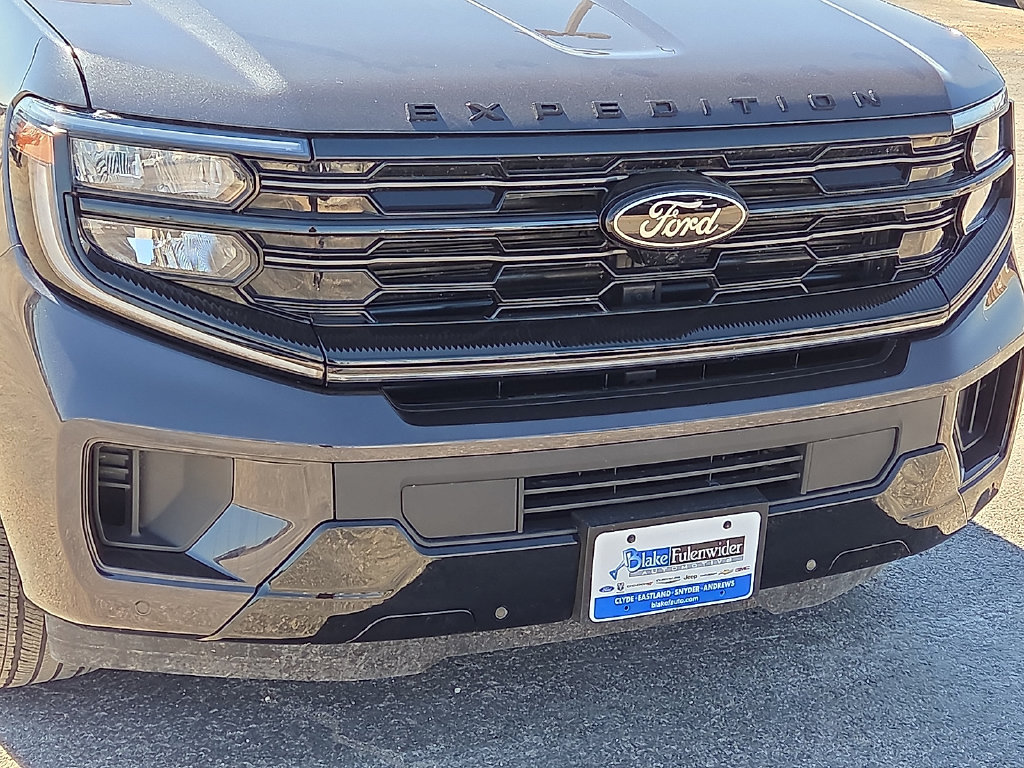 Used 2026 Ford Expedition Platinum w/ Stealth Appearance Package AWD/4WD image 9