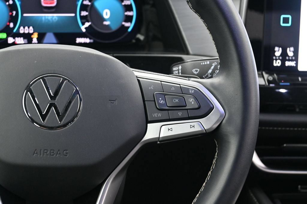Used 2025 Volkswagen Atlas Cross Sport SE FWD image 20