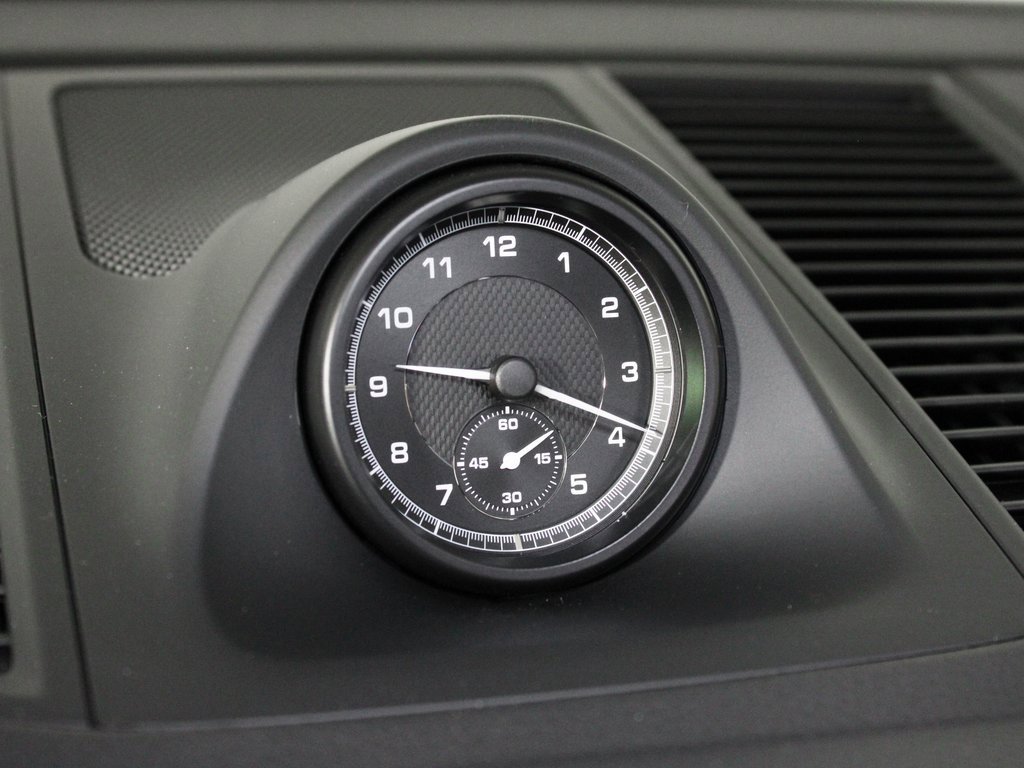 Used 2025 Porsche Macan image 24