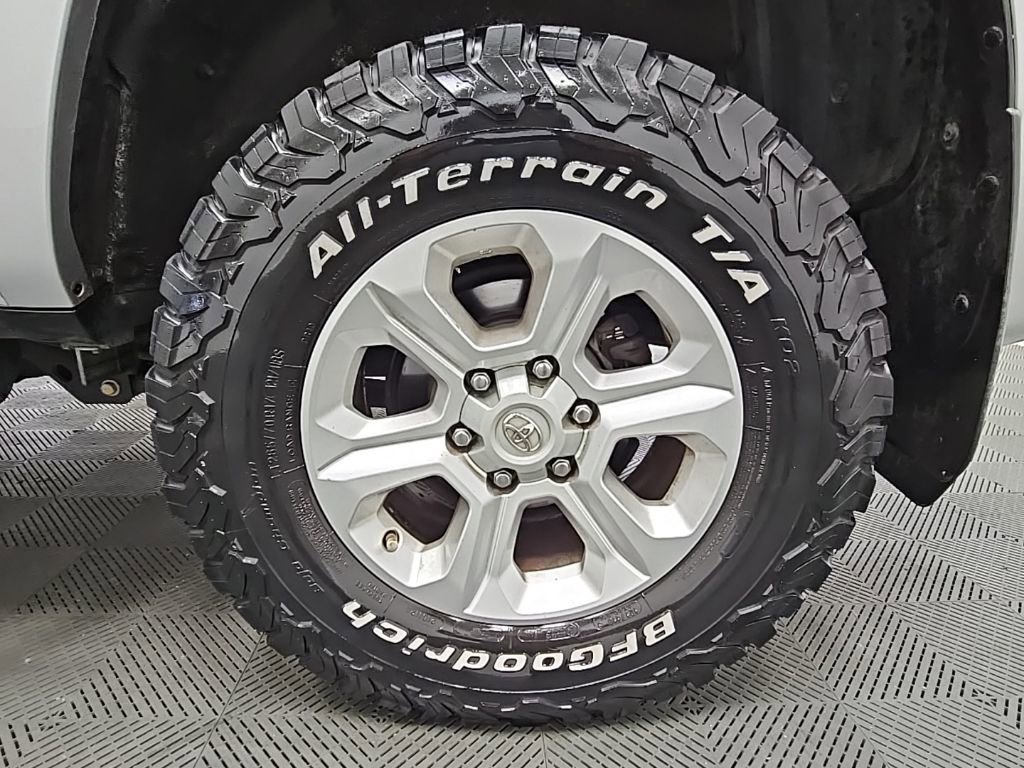 Used 2015 Toyota 4Runner SR5 RWD image 38