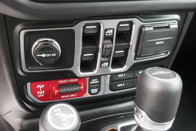 Used 2025 Jeep Gladiator Rubicon w/ Safety Group AWD/4WD image 21