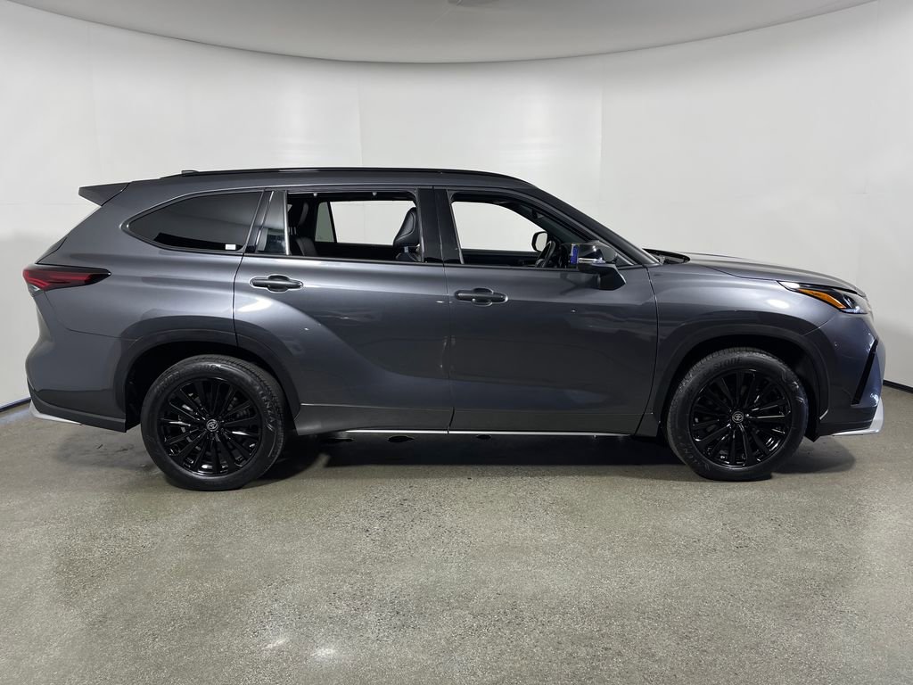 Certified 2025 Toyota Highlander XSE AWD/4WD image 2
