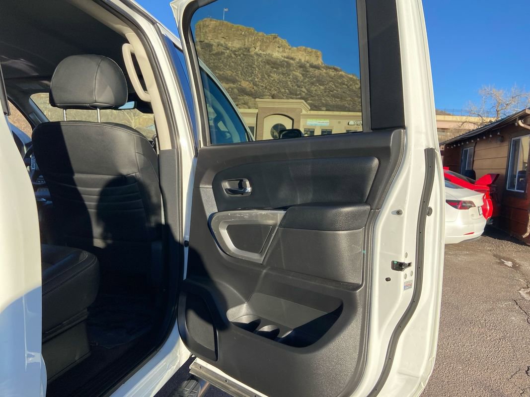 Used 2023 Nissan Titan SV w/ SV Convenience Package image 31