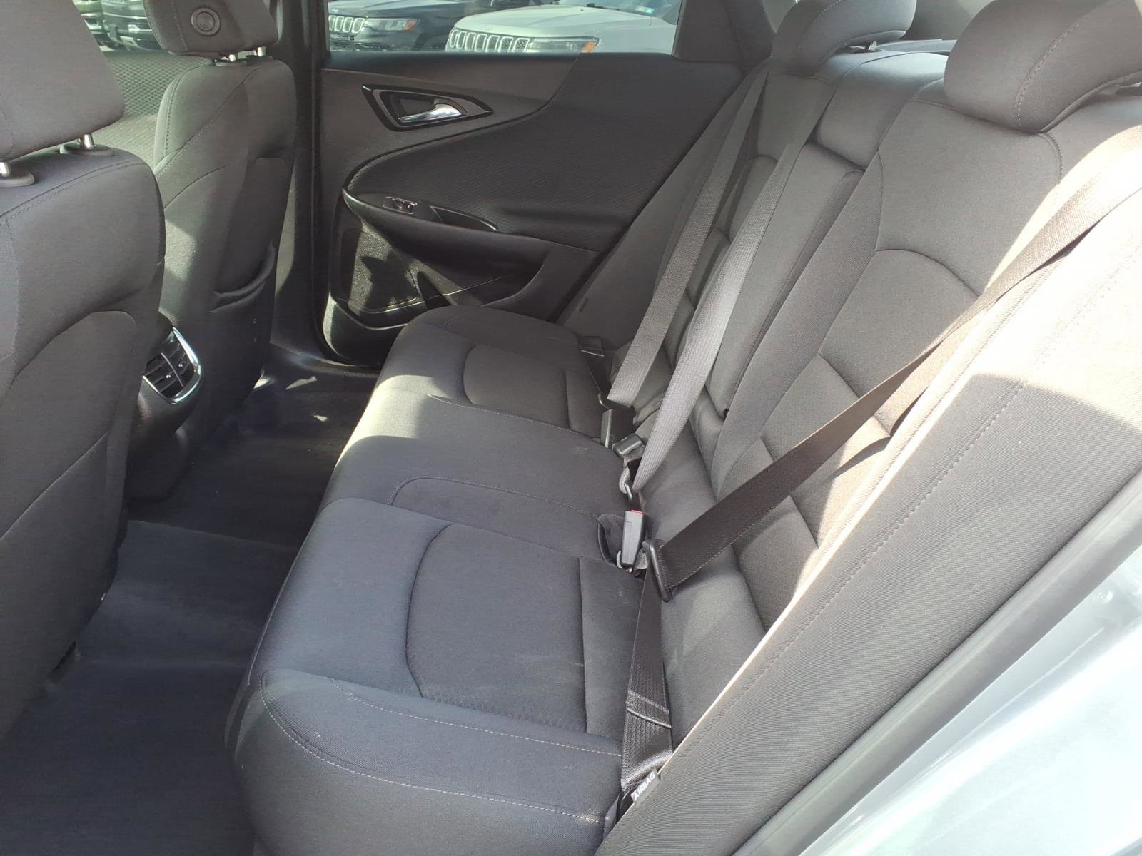 Used 2025 Chevrolet Malibu LT image 9