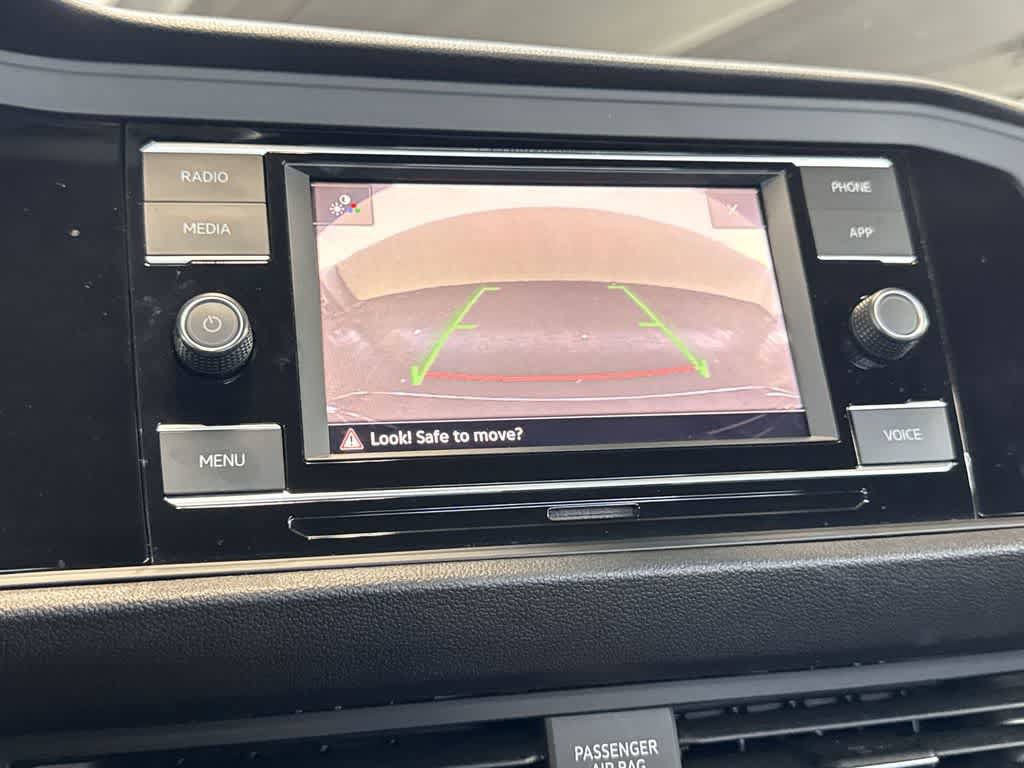 Certified 2022 Volkswagen Jetta SE FWD image 18
