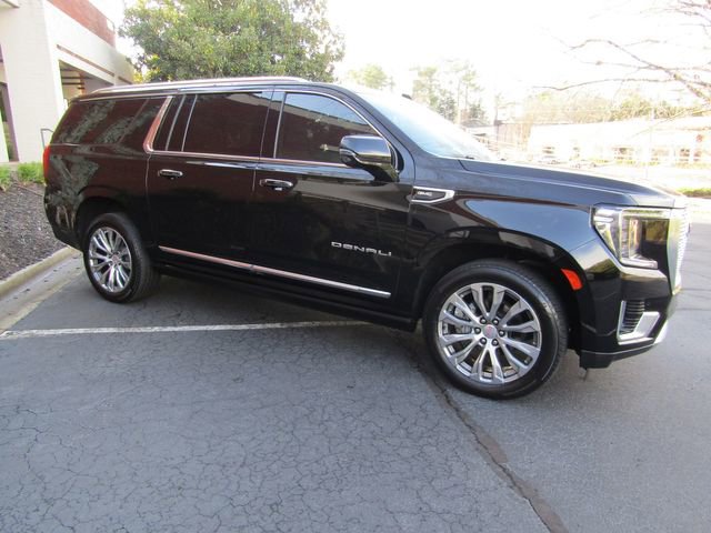 Used 2022 GMC Yukon XL Denali w/ Denali Premium Package image 5